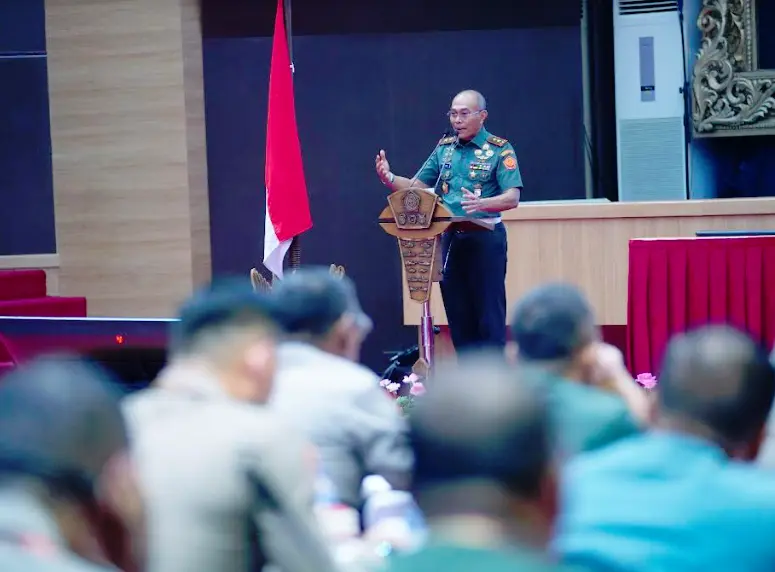 Danpuspom TNI Mayor Jenderal TNI Yusri Nuryanto membuka Rapat Koordinasi Teknis (Rakornis) Pom TNI dan Propam Polri Tahun 2024, bertempat di Aula Gatot Subroto Mabes TNI, Cilangkap, Jakarta Timur pada Kamis, (2/5/2024). Foto: Puspen TNI/Kolonel Laut (P) Agung Saptoadi