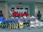 Pangkalan Utama TNI Angkatan Laut (Lantamal) X Jayapura menggelar konfrensi pers Operasi Penegakan Hukum Laut (Ops Gakkumla)-25 di Kantor Satrol Lantamal X, Jl. Amphibi No. 1, Jayapura, Papua pada Jumat, 13 Juni 2025. Foto: Disepen Koarmada III