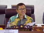 Ketua BAM DPR RI Ahmad Heryawan saat RDPU dengan Koperasi Produsen Mekar Sakti Jaya, Forum Masyarakat Korban Tata Kelola Hutan-Pertanahan Riau, dan YLBH Cerdas Bangsa di Gedung Nusantara II, Senayan, Jakarta, Kamis (2/7/2025). Foto : Ata/Andri.