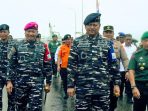 Komando Armada (Koarmada) III menggelar Apel Gelar Latihan Pencarian dan Penyelamatan (SAR) di Laut Tahun Anggaran 2025 yang dipusatkan di Dermaga Irian, Pangkalan Utama TNI AL (Lantamal) IX Ambon, pada Senin, (4/8/2025). Foto: Dispen Koarmada III -01